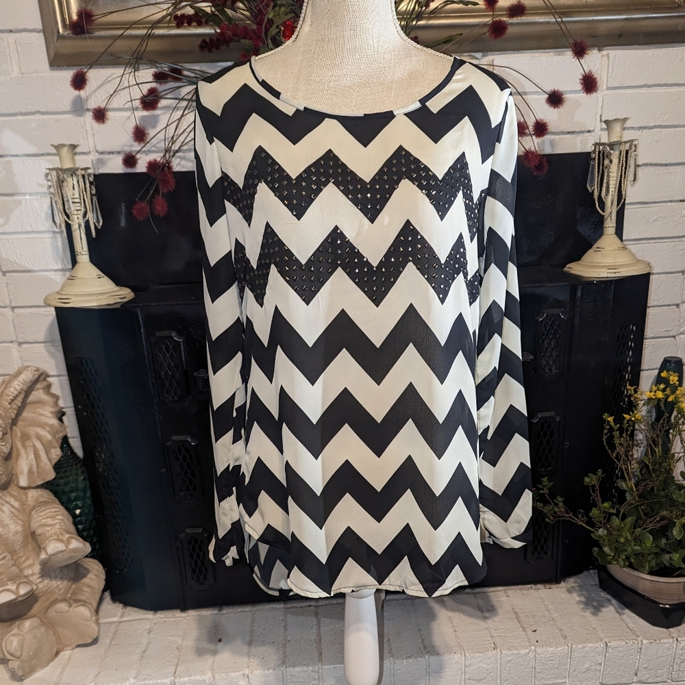 🔥Charlotte Russe Women's Top, Size M, Black/White